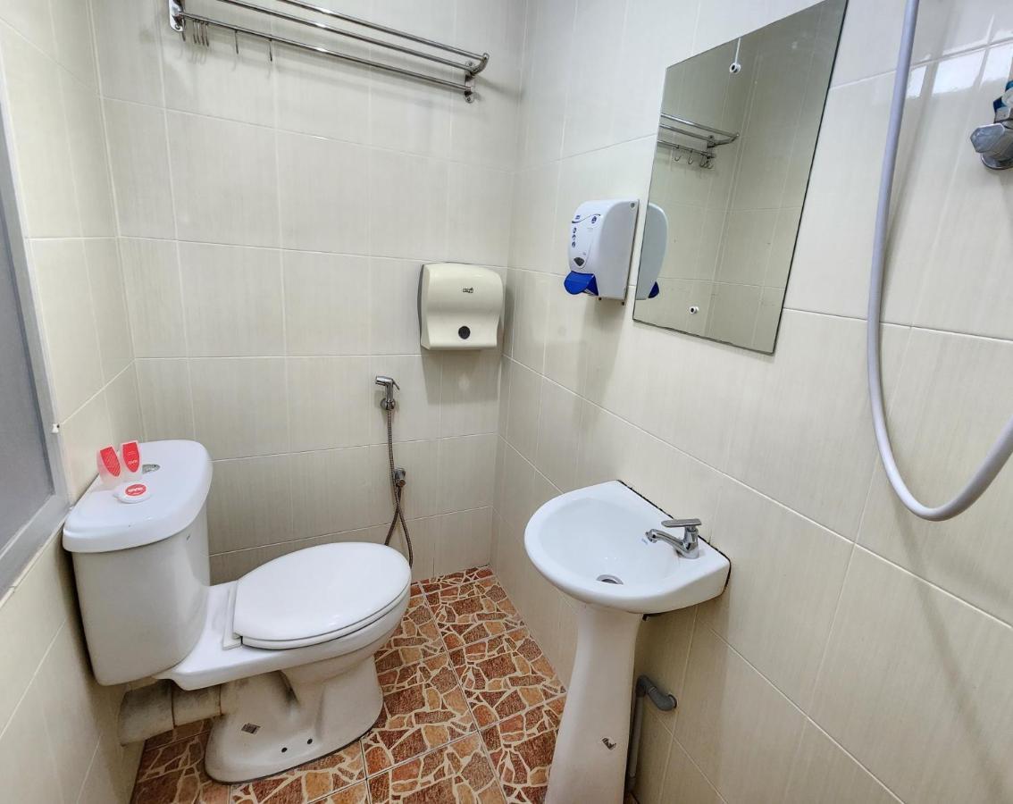 Oyo 90743 Hotel Ban Cheong Kangar Exterior photo